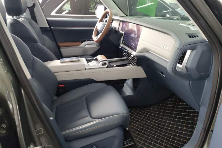 Used Deepal G318 2024 Four-Wheel-Drive Air Suspension Model