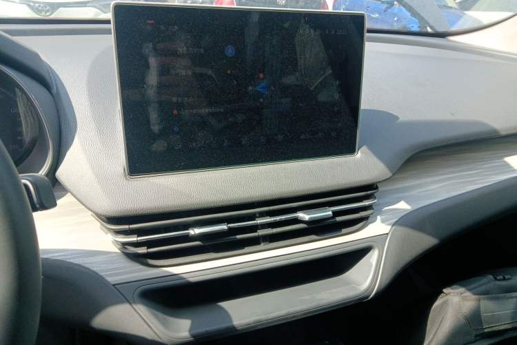 Used Hongqi E-QM5 2023 620km PLUS Audio And AC Panel