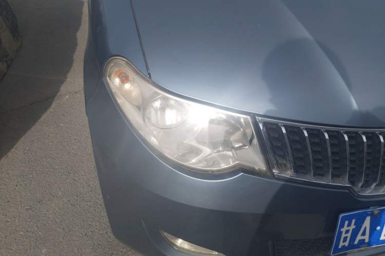 Used Wuling Hongguang 2010 1.4L Standard Version Right Front Headlight