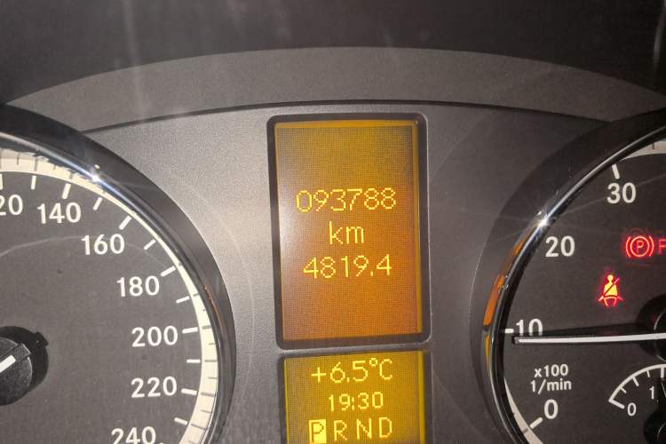 Used Mercedes-Benz Viano 2015 3.0L Partner Edition
