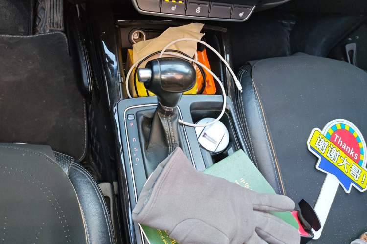 Used Kia Sorento 2015 Sorento L 2.4L Gasoline 4WD Elite Edition 7 Seats China IV Standard