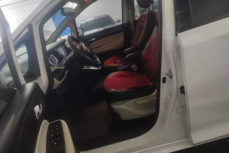 Used GAC Trumpchi M6 2019 270T DCT Elite Edition (7-seater) China VI Left Front Seat