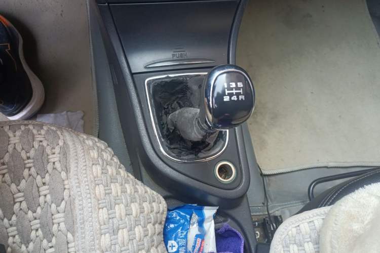 Used Dongfeng Aeolus S30 2012 1.6L Manual Zunya Model
