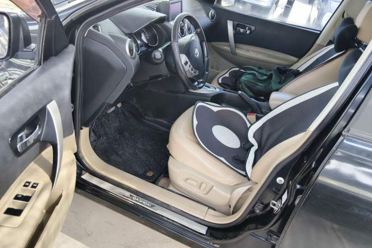 Used Nissan Qashqai 2011 2.0 XV Lea CVT 2WD Driver Seat