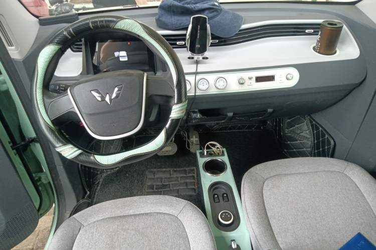 Used Wuling Hongguang MINIEV 2021 Macaron Fashion Model Lithium Iron Phosphate