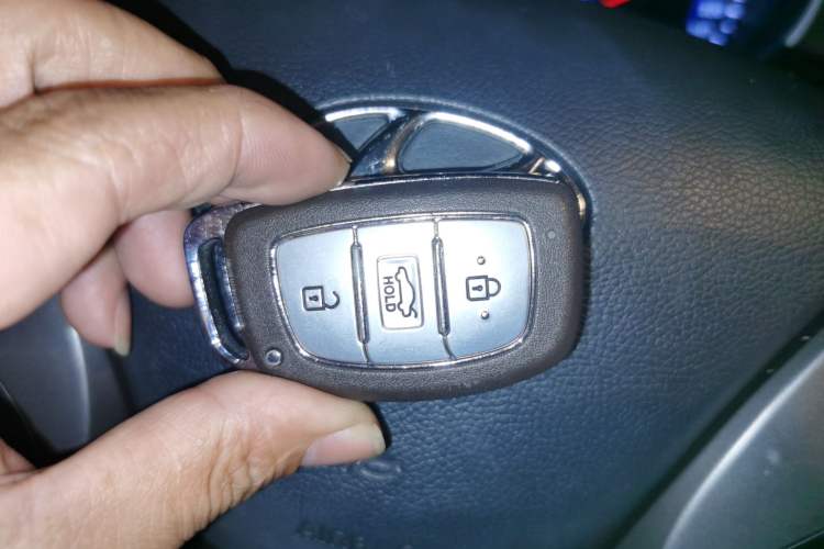 Used Hyundai Elantra (5th Generation / Langdong) 2015 1.6L Automatic Leading Model
