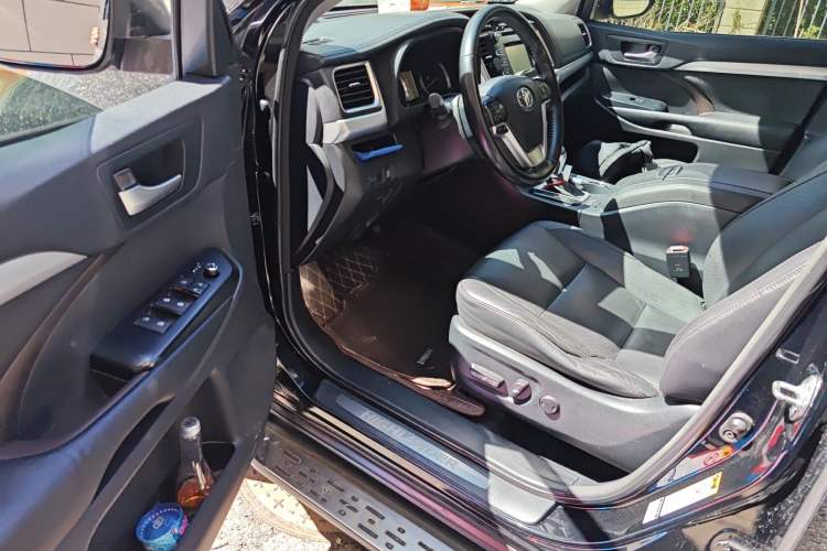 Used Toyota Highlander 2015 2.0T Four-Wheel Drive Luxury Edition 7-Seater Driver Seat