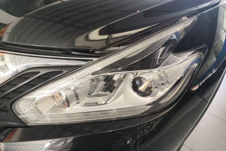 Used Nissan Murano 2021 2.5L XL Two-Wheel Drive Smart Connect Luxury Edition Left Front Headlight