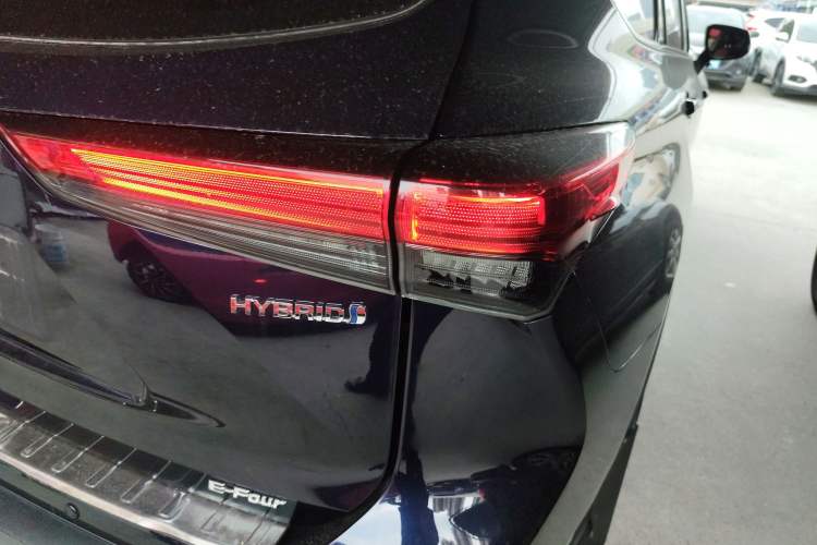 Used Toyota Highlander 2022 Dual-Engine 2.5L 4x4 Elite Edition 7-Seater Exterior 3