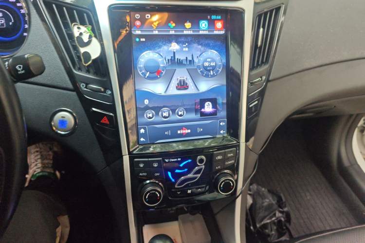 Used Hyundai Sonata 2014 2.4L Automatic Luxury Version China V Standard Audio And AC Panel