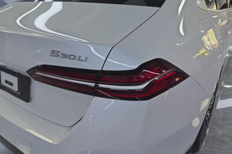 Used BMW 5 Series 2024 530Li Leading Model M Sport Package Exterior 2