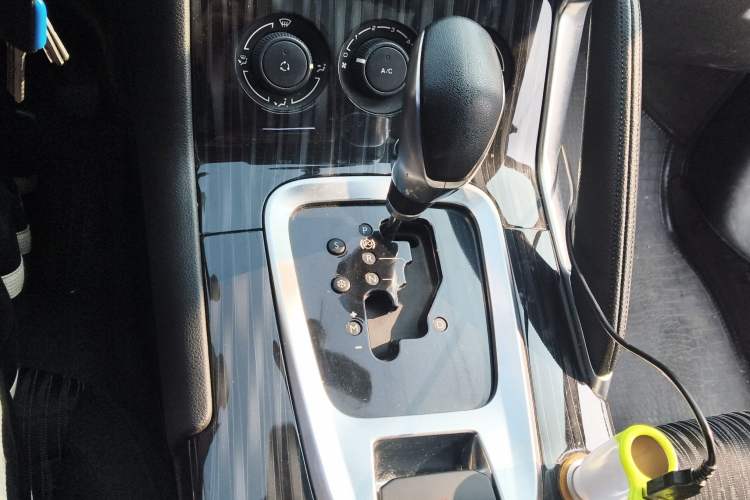 Used Peugeot 3008 2015 1.6THP Automatic Classic Edition