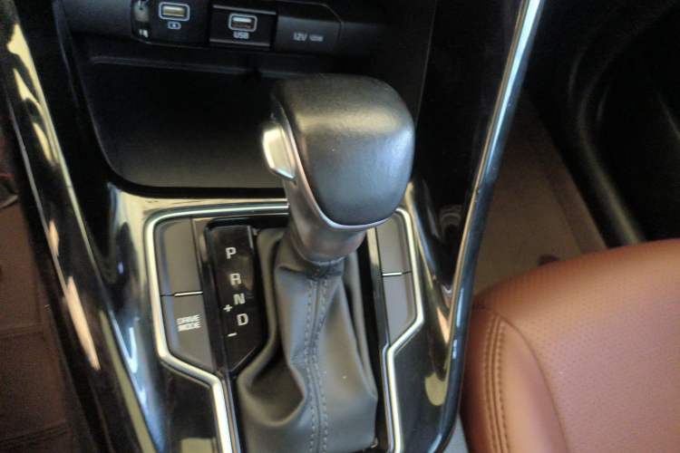 Used Kia Sportage R 2018 2.0L Automatic Smart Luxury Version China V Standard Gear Lever