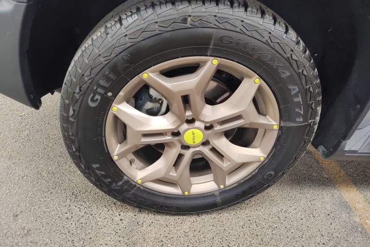 Used JETOUR Traveler 2023 2.0T Four-Wheel Drive Conqueror Left Front Wheel Hub