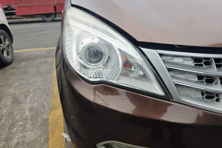 Used BAIC Weiwang M20 2014 1.5L Basic Version DAM15DL Right Front Headlight