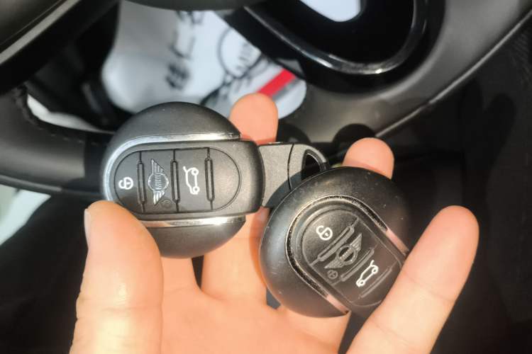 Used MINI MINI 2021 1.5T COOPER Classic Edition Five-Door Version
