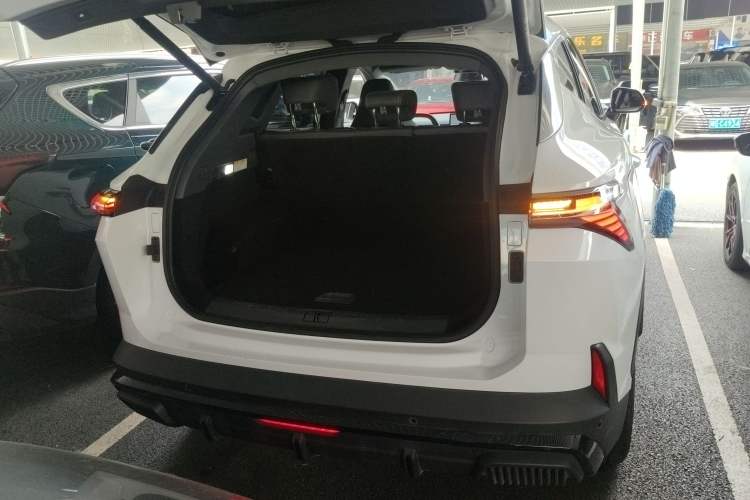 Used JETOUR Shanhai L6 2024 1.5TD DHT ULTRA Trunk