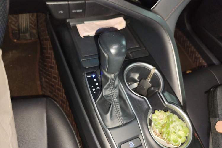 Used Toyota Camry 2021 2.0G Luxury Edition
