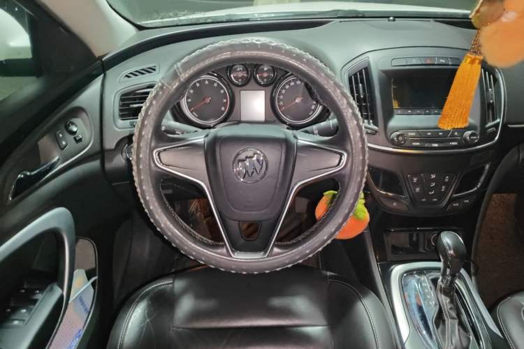 Used Buick Regal 2014 1.6T Fashionable Tech Edition Steering Wheel