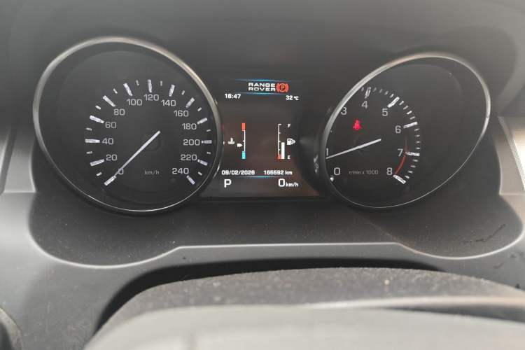 Used Land Rover Range Evoque 2013 2.0T 5-Door Ignite Edition Odometer Close Up