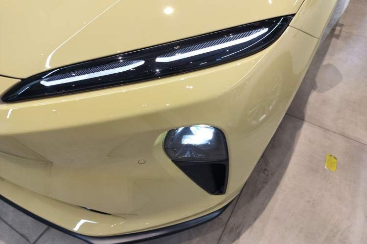 Used Nio ET5 2024 75 kWh Left Front Headlight