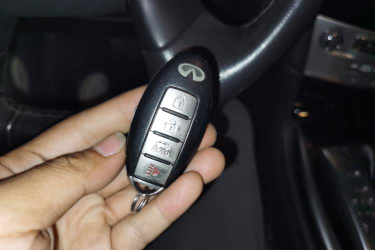 Used Infiniti Q70 2017 Q70L 2.5L Elite Edition Vehicle Key