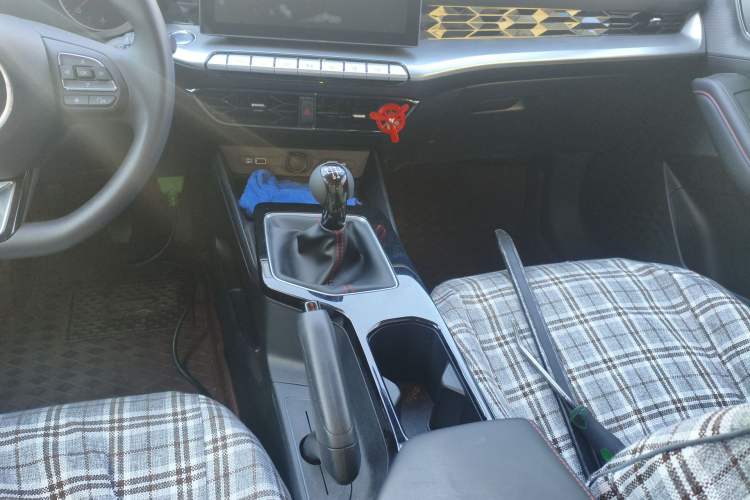 Used MG 5 2023 180 DVVT Manual Fashion Edition
