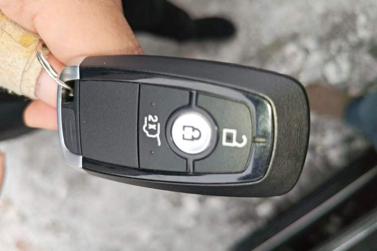 Used Ford Explorer 2020 EcoBoost 285 4x4 Titanium Edition 7-Seater