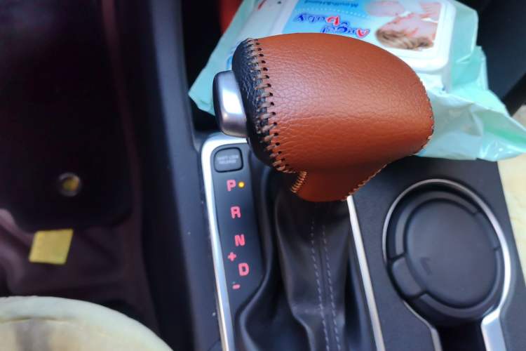 Used Kia KX5 2016 1.6T Automatic Two-Wheel Drive DLX Gear Lever