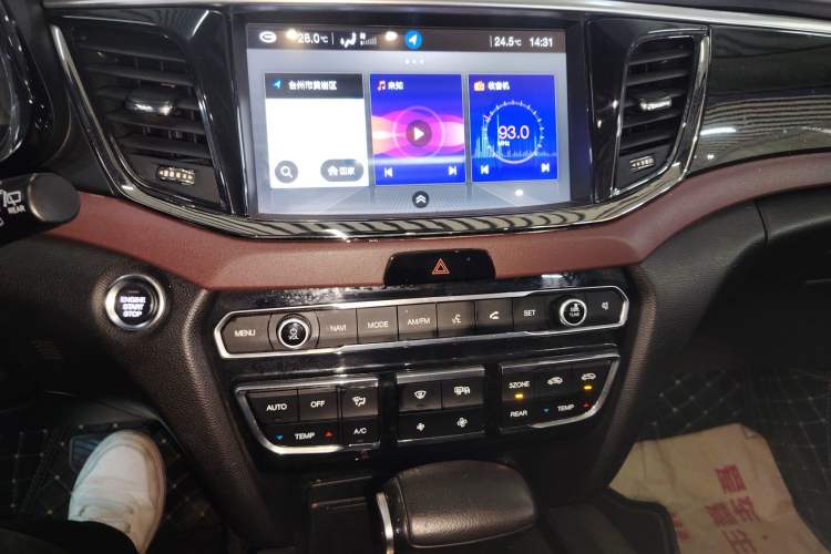 Used GAC Trumpchi GS8 2017 320T Two-Wheel Drive Luxury Smart Connectivity Version (7 Seats)