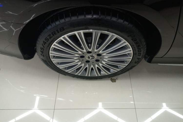 Used Mercedes-Benz E-Class 2019 Restyled E 300 L Sporty and Stylish Edition
