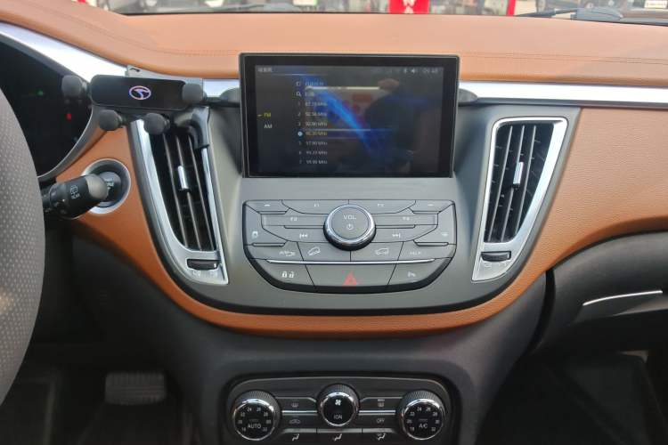 Used Soueast DX7 2015 1.5T Automatic Prestige Model
