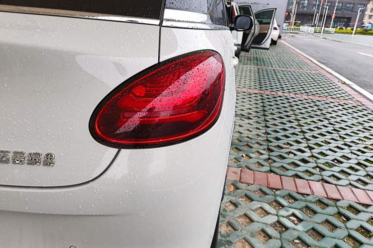 Used Wuling Bingo 2025 333 km Lingxi Connected Version Right Rear Taillight
