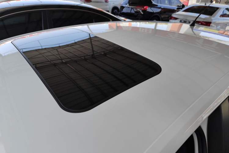 Used Volkswagen Santana 2015 Haval H6 1.6L Automatic Comfort Model Roof