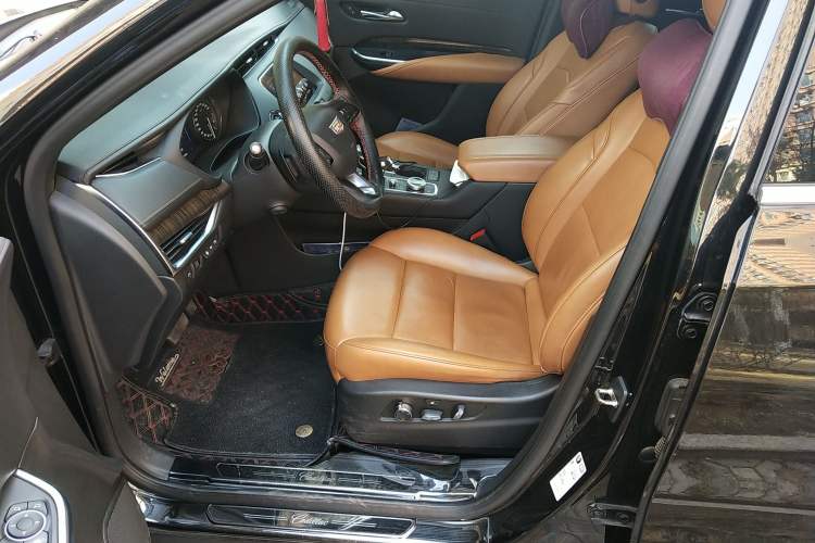 Used Cadillac XT4 2018 28T 4x4 Platinum Edition