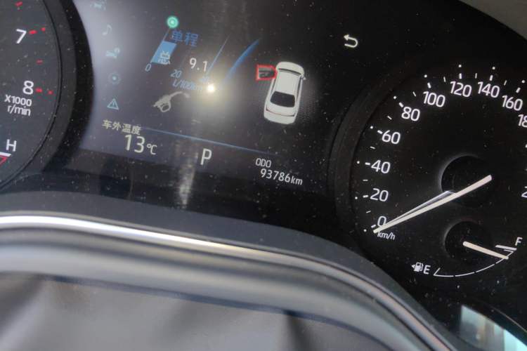 Used Toyota Avalon 2021 2.5L Luxury Edition Odometer Close Up