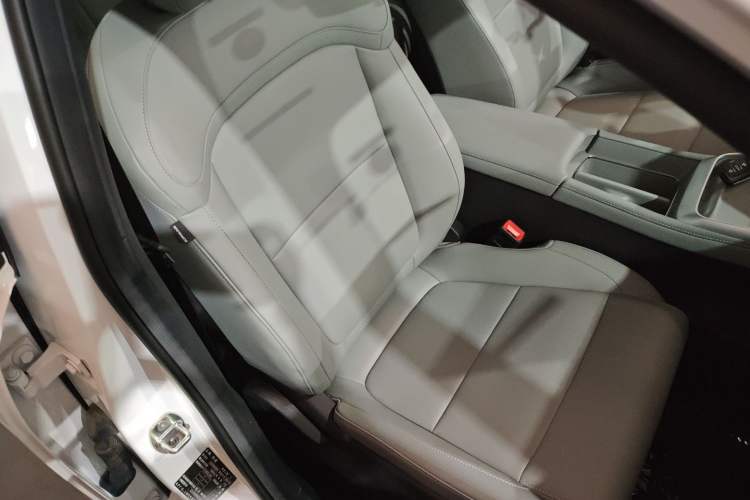 Used Roewe D6 2025 450km Deluxe Edition