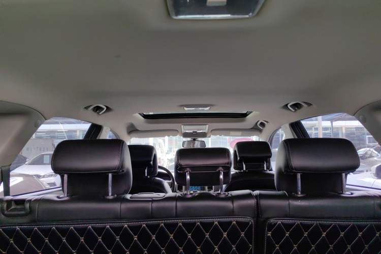 Used Chevrolet Captiva 2017 2.4L 4x4 Flagship Edition 7-Seater