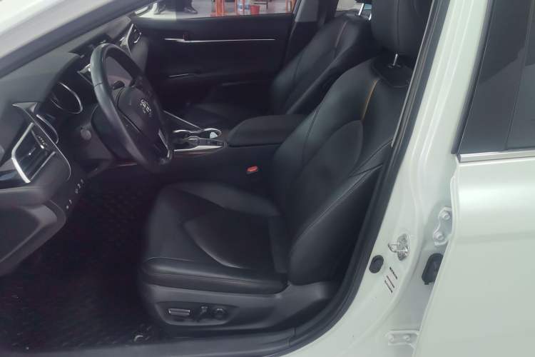 Used Toyota Camry 2019 Revised Version 2.0G Luxury Edition Left Front Seat