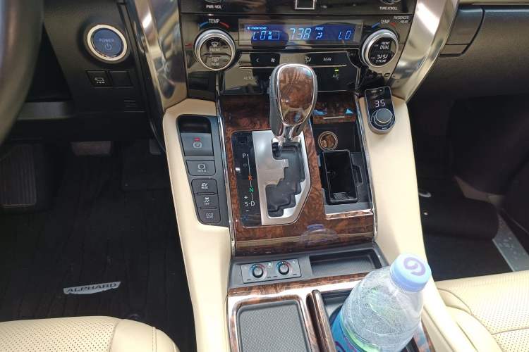 Used Toyota Alphard 2020 Dual-Engine 2.5L Luxury Edition Gear Lever