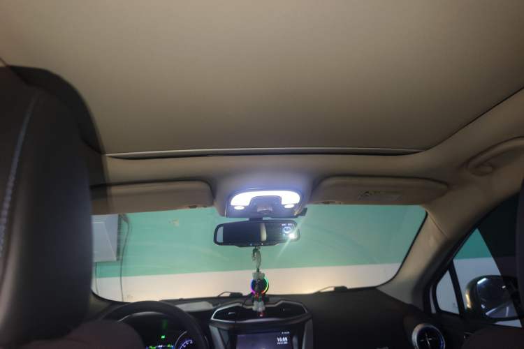 Used BYD Yuan New Energy 2018 EV360 Smart Connected Cool Model Headliner