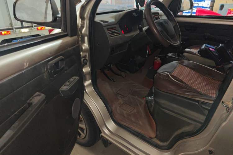 Used Wuling Rongguang 2014 1.2L S Base Model
