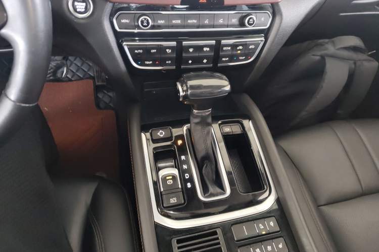 Used GAC Trumpchi GS8 2019 390T Two-Wheel Drive Luxury Smart Connectivity Version (7 Seats) Gear Lever