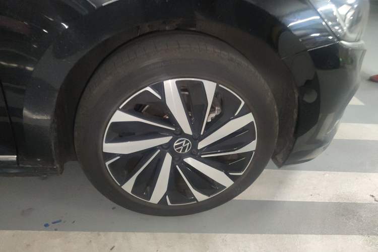 Used Volkswagen Passat 2025 Premium Version 380TSI Dragon Edition Right Front Wheel Hub