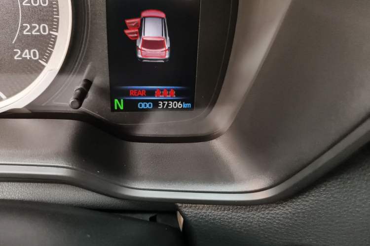 Used Toyota Corolla Cross 2022 2.0L Pioneer Edition Odometer Close Up