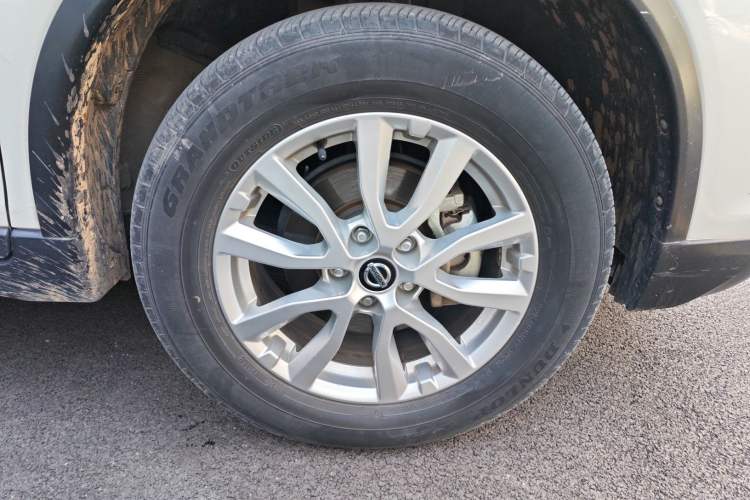 Used Nissan X-Trail 2017 2.0L CVT Comfort Edition 2WD Right Front Wheel Hub