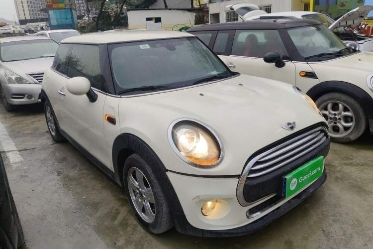 Used MINI 2014 1.2T ONE Front Right 45 Deg