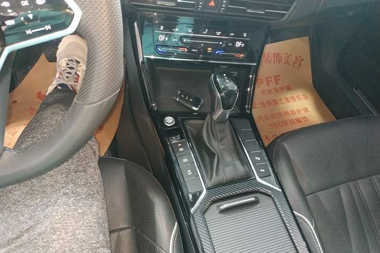 Used Volkswagen Passat 2022 380TSI Luxury Edition Gear Lever