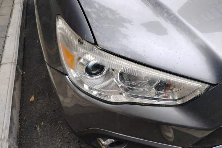 Used Mitsubishi ASX 2013 2.0L CVT Four-Wheel Drive Premium Edition