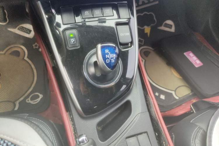 Used Toyota Corolla 2016 Dual-Engine 1.8L E-CVT Elite Edition